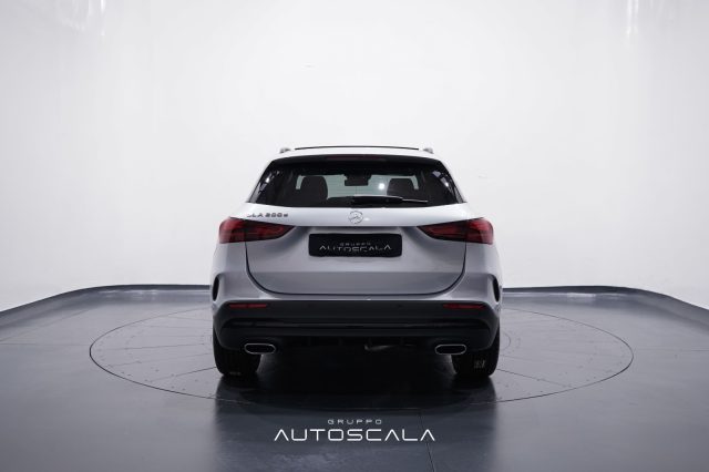 MERCEDES-BENZ GLA 200 usata, con Alzacristalli elettrici