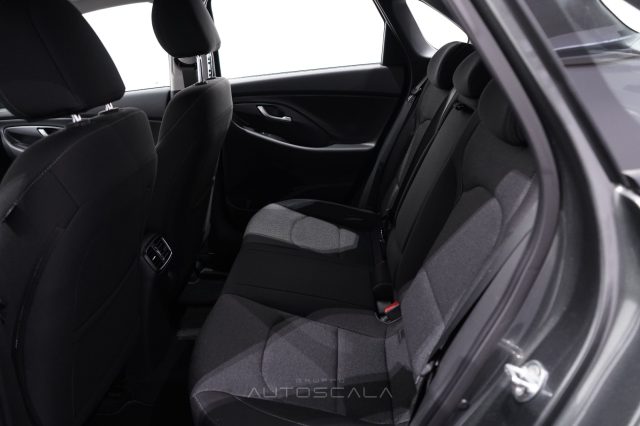 HYUNDAI i30 usata 26