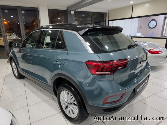 VOLKSWAGEN T-Roc usata, con Autoradio