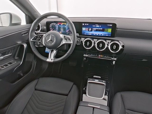 MERCEDES-BENZ A 180 usata, con Cerchi in lega