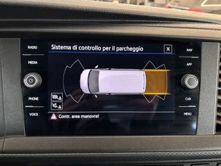VOLKSWAGEN Caravelle usata, con Touch screen