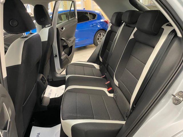VOLKSWAGEN T-Roc usata, con Leve al volante