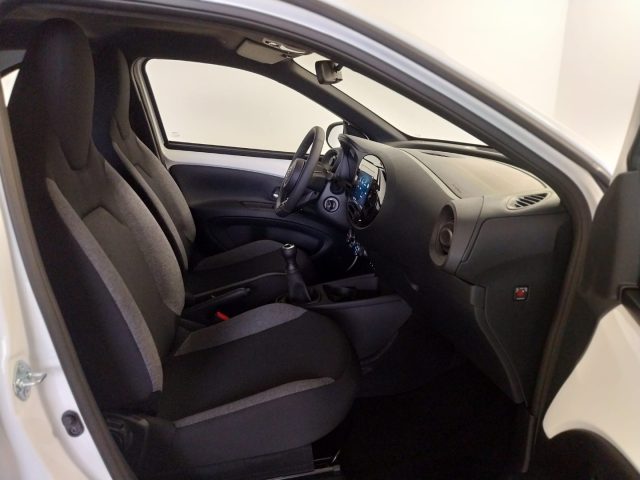 TOYOTA Aygo X usata, con Autoradio digitale