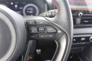 TOYOTA Yaris usata 21