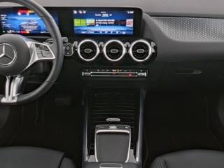 MERCEDES-BENZ GLA 180 usata, con Cerchi in lega