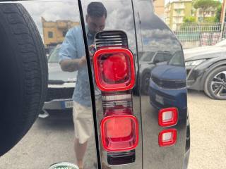 LAND ROVER Defender usata, con Bluetooth