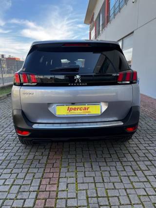 PEUGEOT 5008 usata, con Autoradio