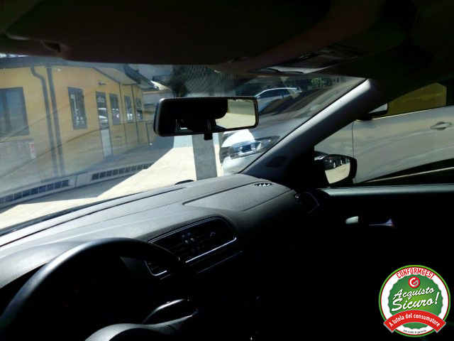 VOLKSWAGEN Polo usata, con Hill holder