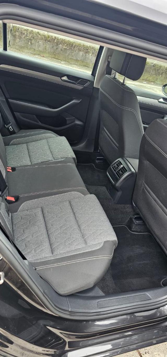 VOLKSWAGEN Passat Variant usata, con Sistema di navigazione