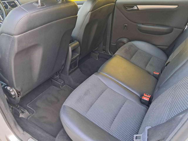 MERCEDES-BENZ B 180 usata, con Specchietti laterali elettrici