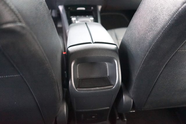 MERCEDES-BENZ GLA 180 usata 44