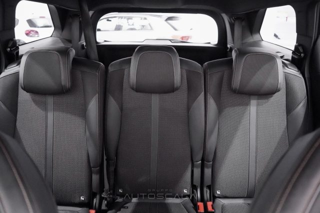 PEUGEOT 5008 usata, con Vivavoce