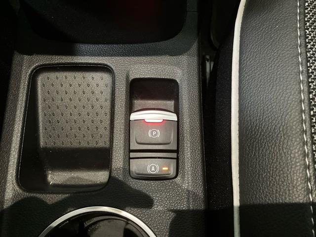 RENAULT Captur usata, con Hill holder