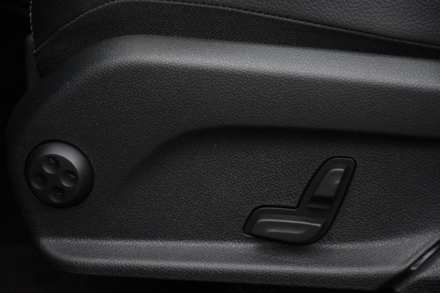 MERCEDES-BENZ GLC 300 usata, con Volante in pelle