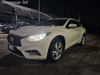 INFINITI Q30 usata, con Airbag