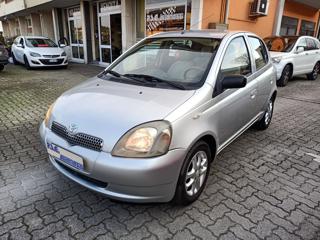 TOYOTA Yaris usata, con Autoradio digitale