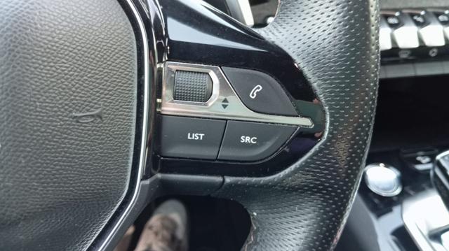 PEUGEOT 5008 usata, con Isofix