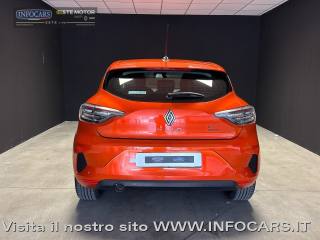 RENAULT Clio usata, con Autoradio digitale