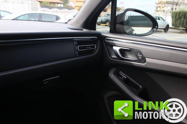 PORSCHE Macan usata, con USB
