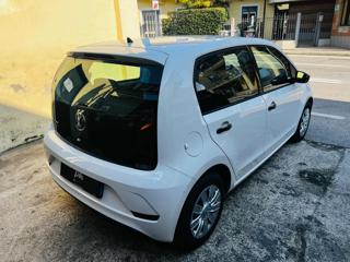 VOLKSWAGEN up! usata, con Autoradio