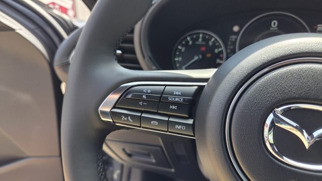 MAZDA 3 usata, con Park Distance Control