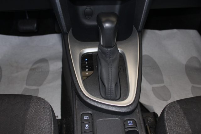 TOYOTA Yaris Cross usata, con Bracciolo