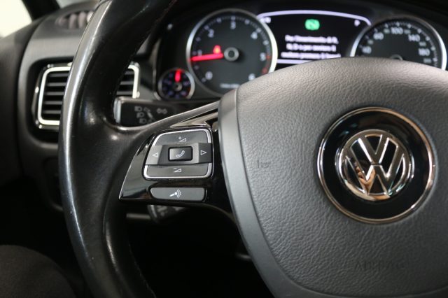 VOLKSWAGEN Touareg usata, con Airbag testa
