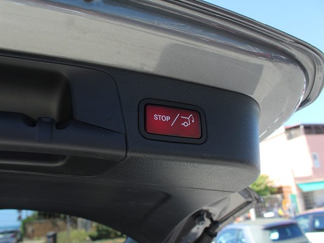 MERCEDES-BENZ GLB 200 usata, con Luci diurne