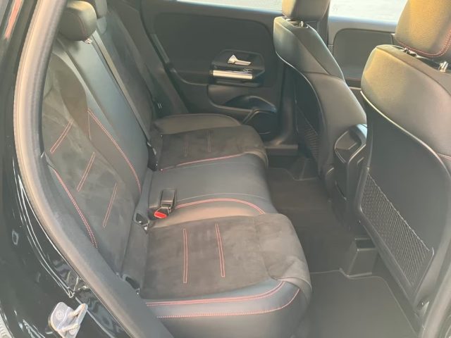 MERCEDES-BENZ GLA 180 usata, con Cerchi in lega