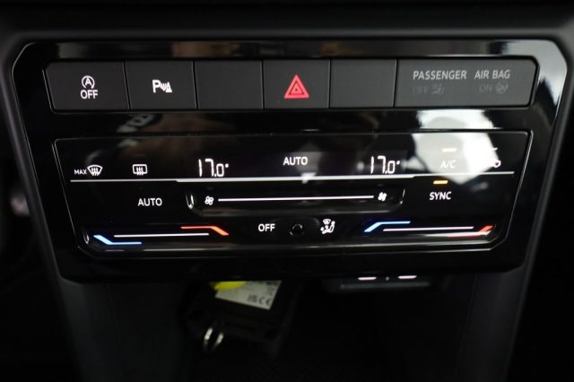 VOLKSWAGEN T-Cross usata 16
