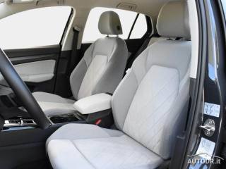 VOLKSWAGEN Golf usata, con Luci diurne LED