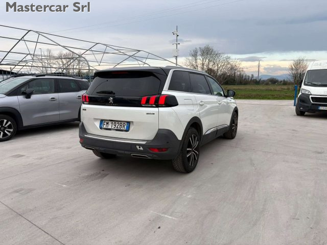PEUGEOT 5008 usata, con Autoradio