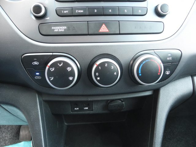HYUNDAI i10 usata, con Luci diurne LED