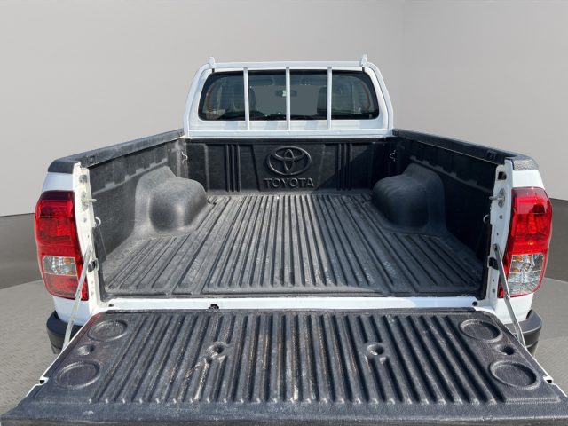 TOYOTA Hilux usata 14