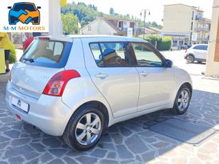 SUZUKI Swift usata, con Autoradio