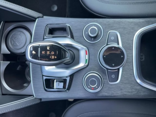 ALFA ROMEO Stelvio usata, con Cronologia tagliandi