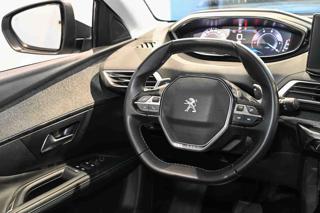 PEUGEOT 5008 usata, con Volante in pelle