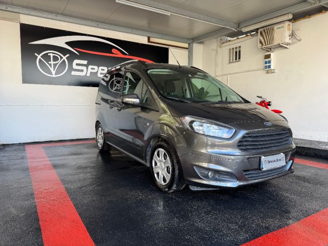 FORD Tourneo Courier usata, con Fendinebbia