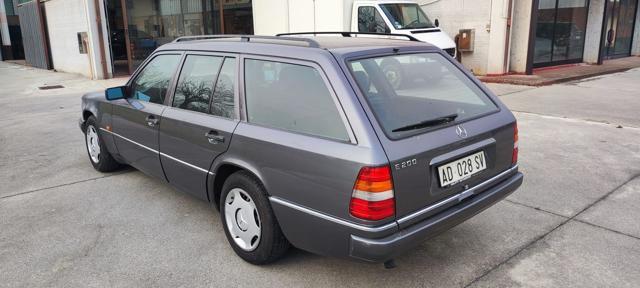 MERCEDES-BENZ E 200 usata, con Controllo trazione