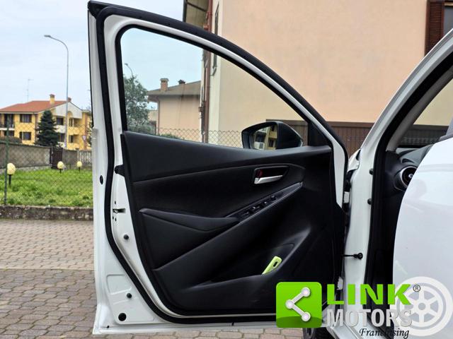 MAZDA 2 usata, con Volante multifunzione