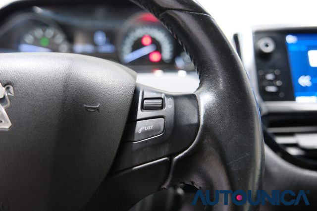 PEUGEOT 2008 usata, con Autoradio digitale