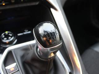 PEUGEOT 3008 usata, con Sensori di parcheggio posteriori