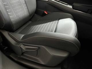 PEUGEOT 3008 usata, con Telecamera per parcheggio assistito