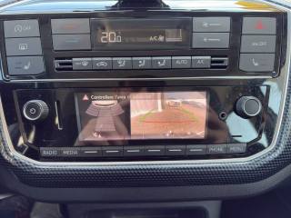 VOLKSWAGEN up! usata, con Sensori di parcheggio posteriori