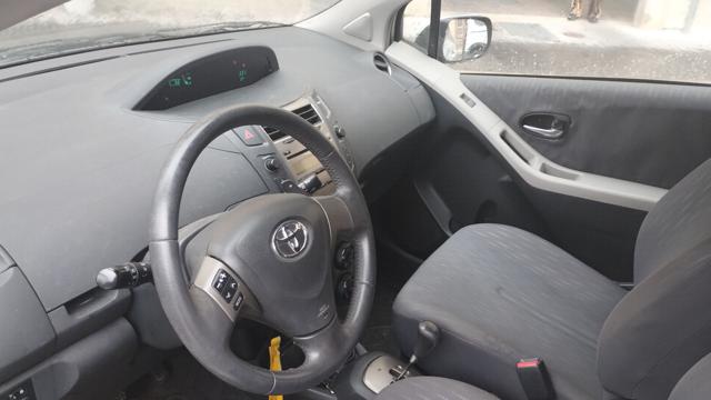 TOYOTA Yaris usata, con Airbag testa
