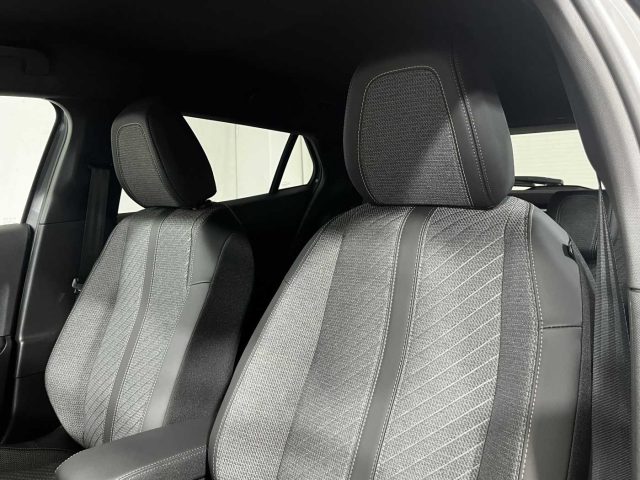 PEUGEOT 2008 usata, con Sensore di pioggia