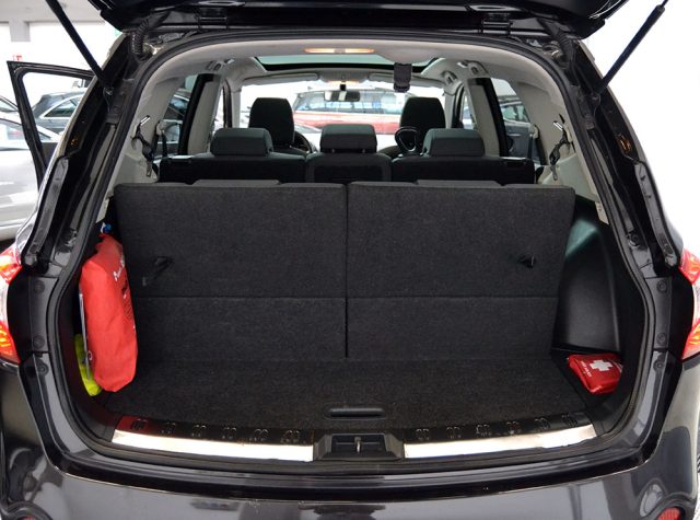 NISSAN Qashqai+2 usata, con USB