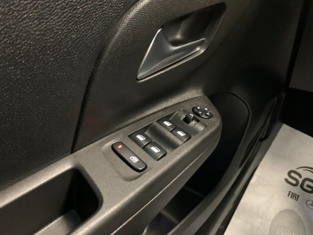OPEL Corsa usata, con Vetri oscurati