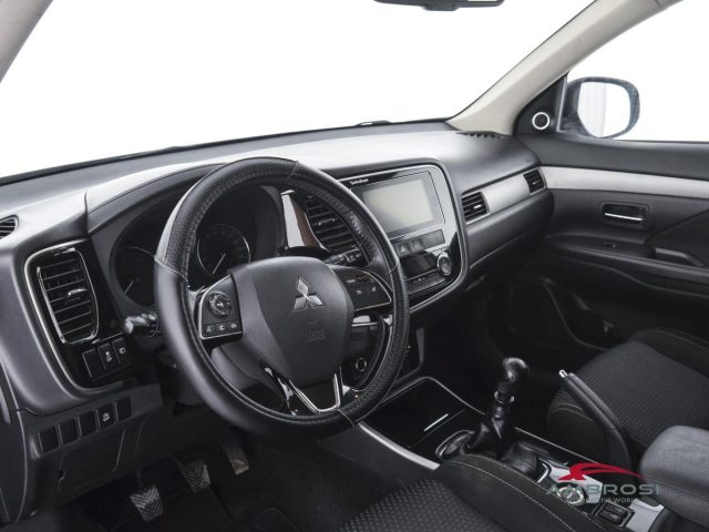 MITSUBISHI Outlander usata 7