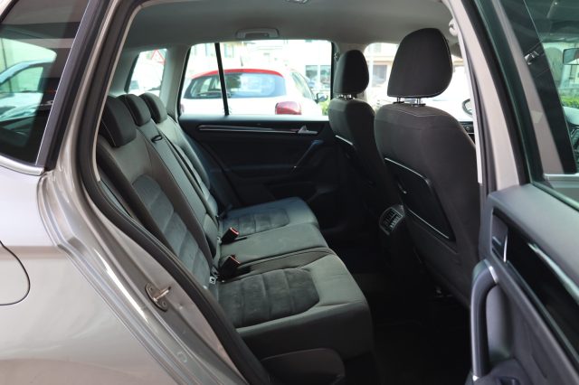 VOLKSWAGEN Golf Sportsvan usata, con Controllo automatico clima